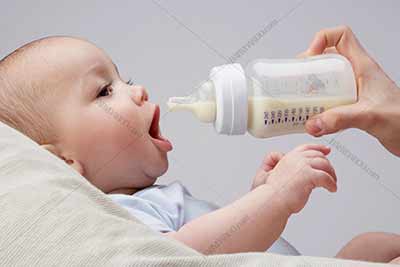بهترین شیرخشک نوزاد | شیرخشک مناسب فرزند من کدام است؟