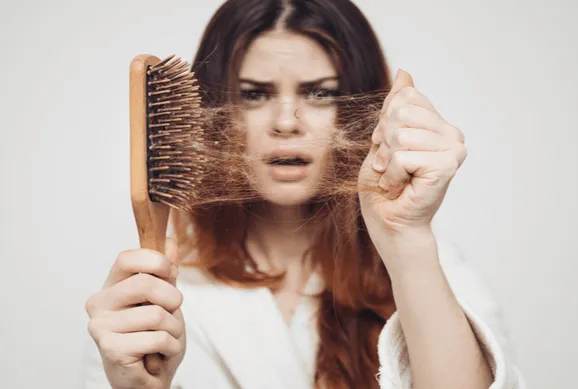 تأثیر کمبود آهن بر ریزش مو | آهن و مواد معدنی چه تأثیری بر رشد مو دارند