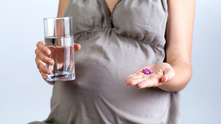 مصرف قرص مولتی ویتامین در بارداری